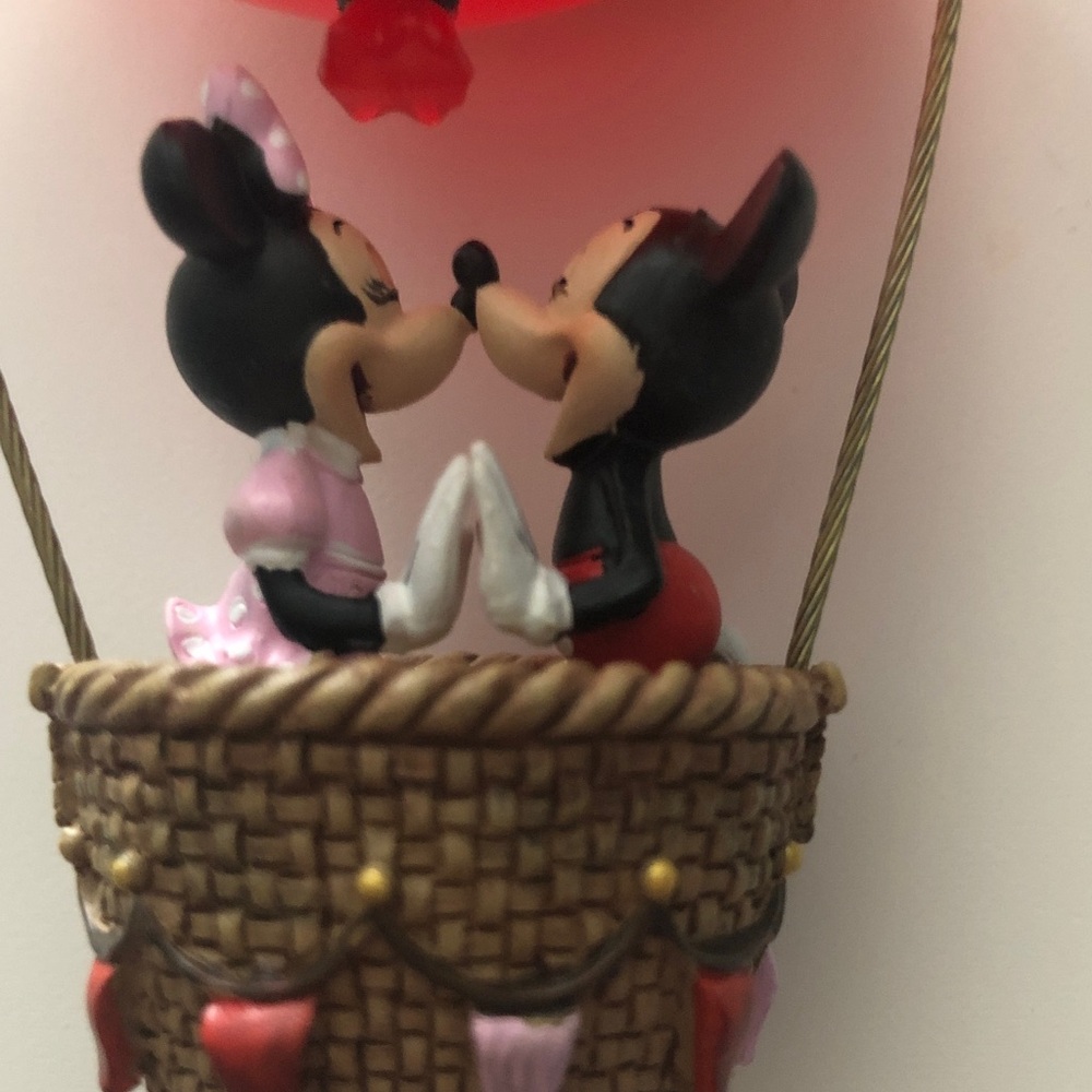Disney Mickey & Minnie Mouse Kissing in a “Be Mine” Heart Hot Air Balloon - Picture 6 of 7